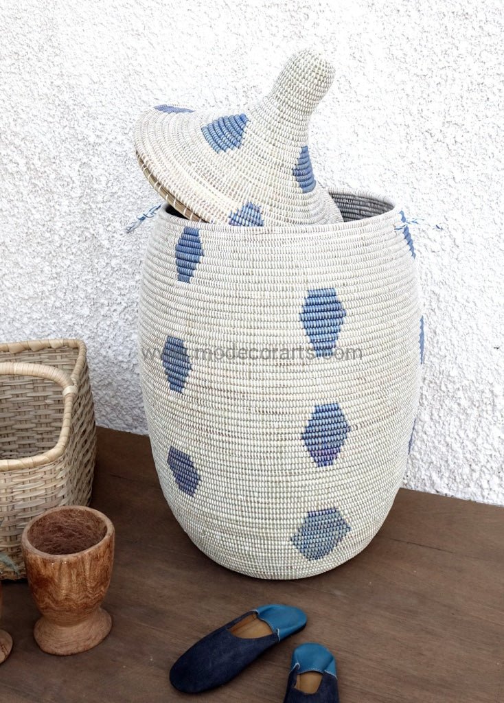 Handmade Laundry Basket (XL) in white with blue pattern / Laundry hamper - modecorarts