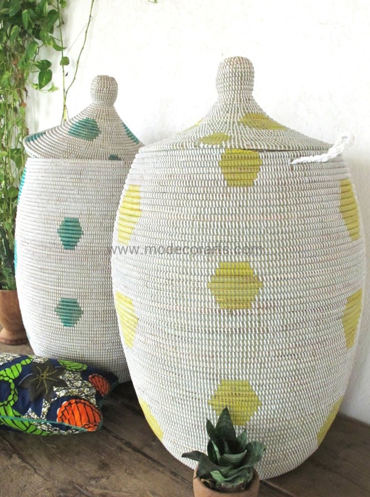 Handmade Laundry Basket (XL) in white with yellow pattern / Laundry hamper - modecorarts
