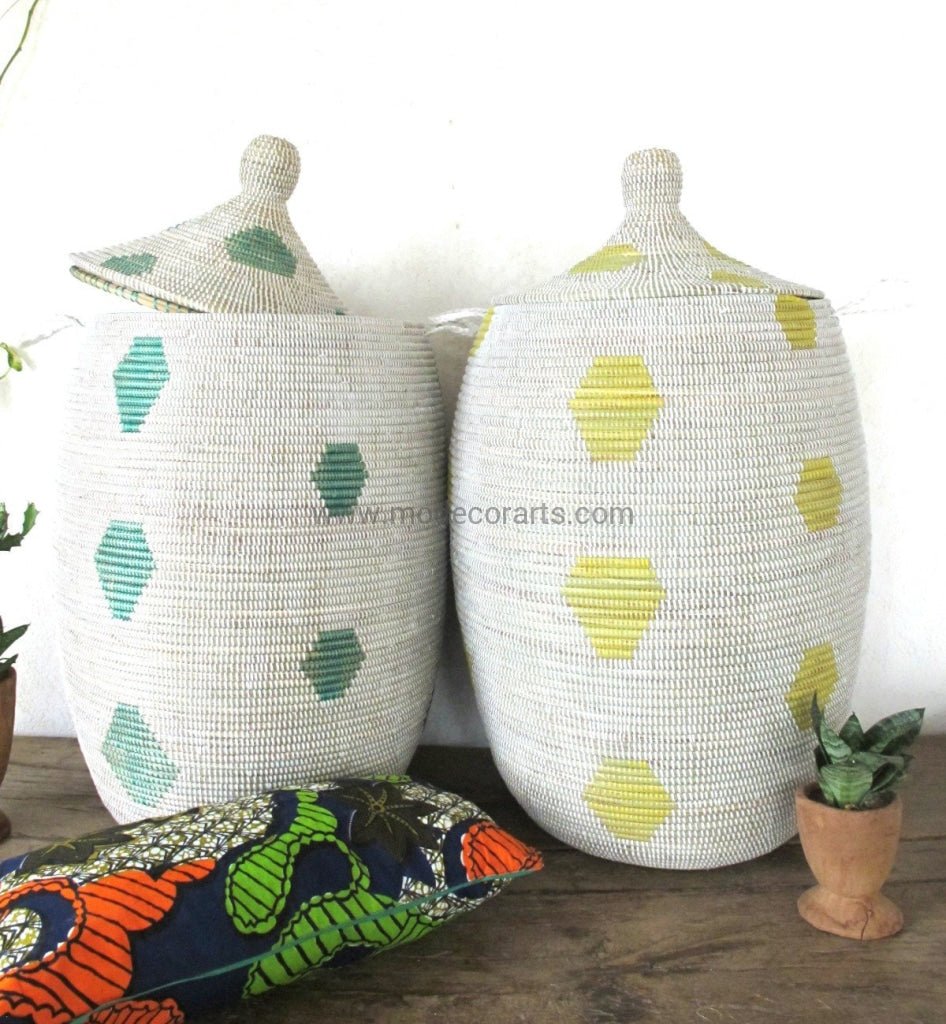 Handmade Laundry Basket (XL) in white with yellow pattern / Laundry hamper - modecorarts